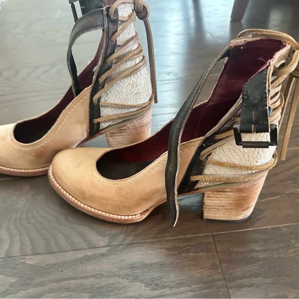 Stylish Tan Women's Heels